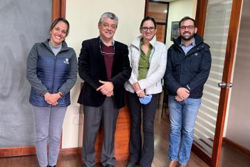  Visita del Profesor Rafael Elguera